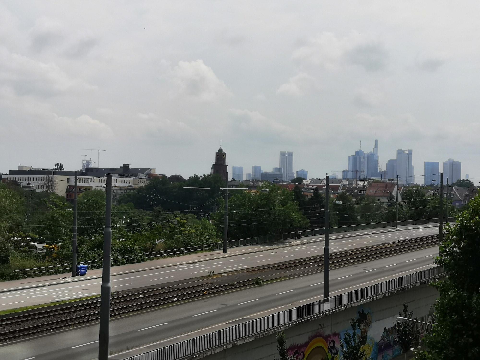 Ibis Hotel Frankfurt Messe West Франкфурт на Майн Екстериор снимка