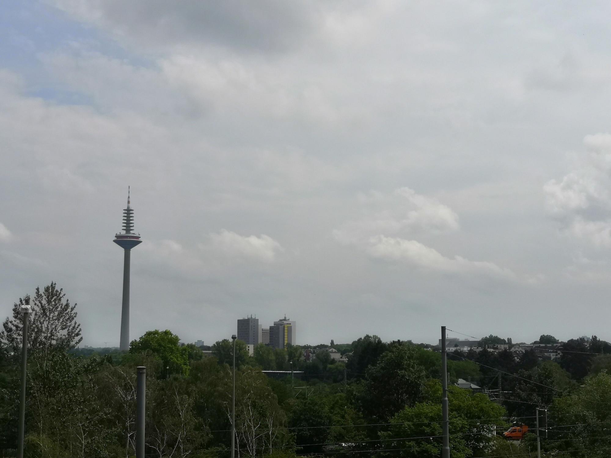 Ibis Hotel Frankfurt Messe West Франкфурт на Майн Екстериор снимка