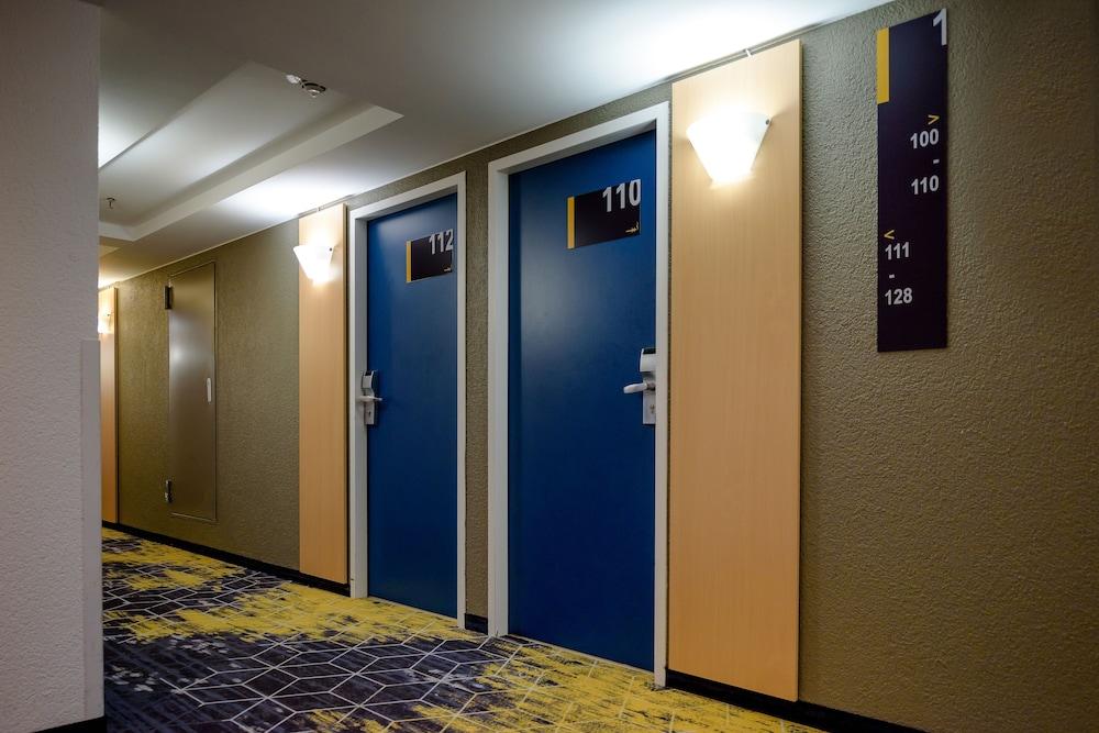 Ibis Hotel Frankfurt Messe West Франкфурт на Майн Екстериор снимка