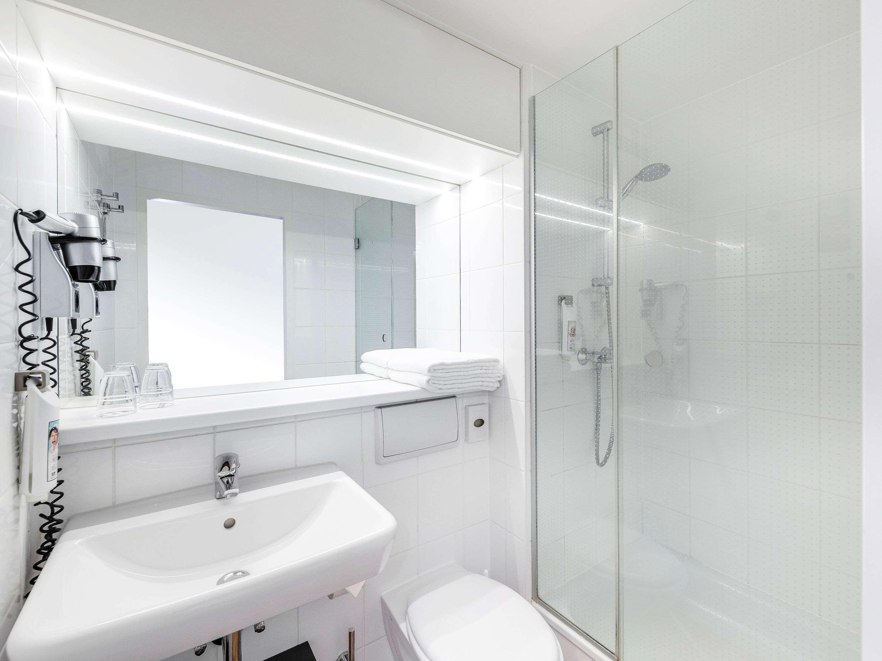 Ibis Hotel Frankfurt Messe West Франкфурт на Майн Екстериор снимка