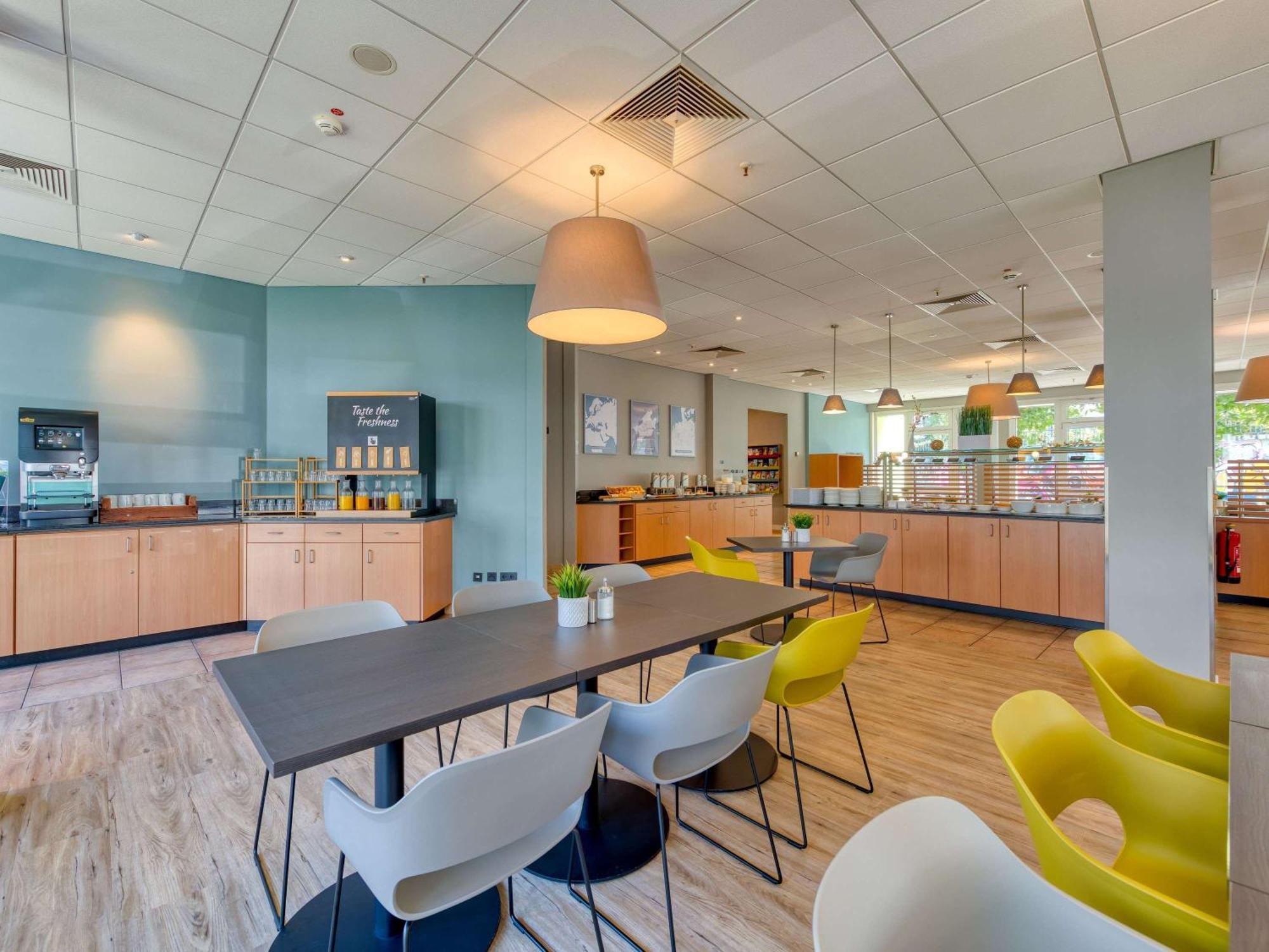 Ibis Hotel Frankfurt Messe West Франкфурт на Майн Екстериор снимка