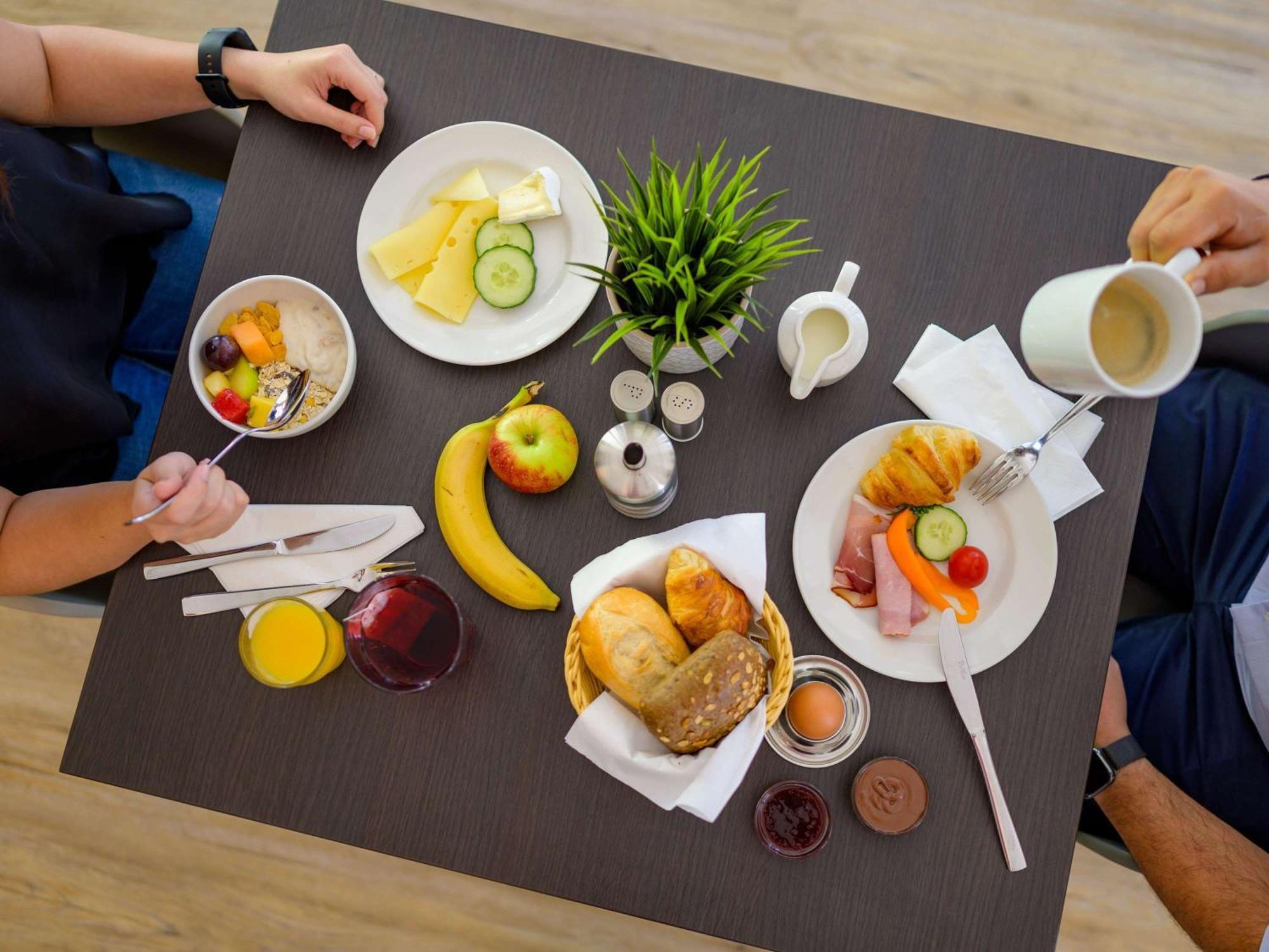 Ibis Hotel Frankfurt Messe West Франкфурт на Майн Екстериор снимка