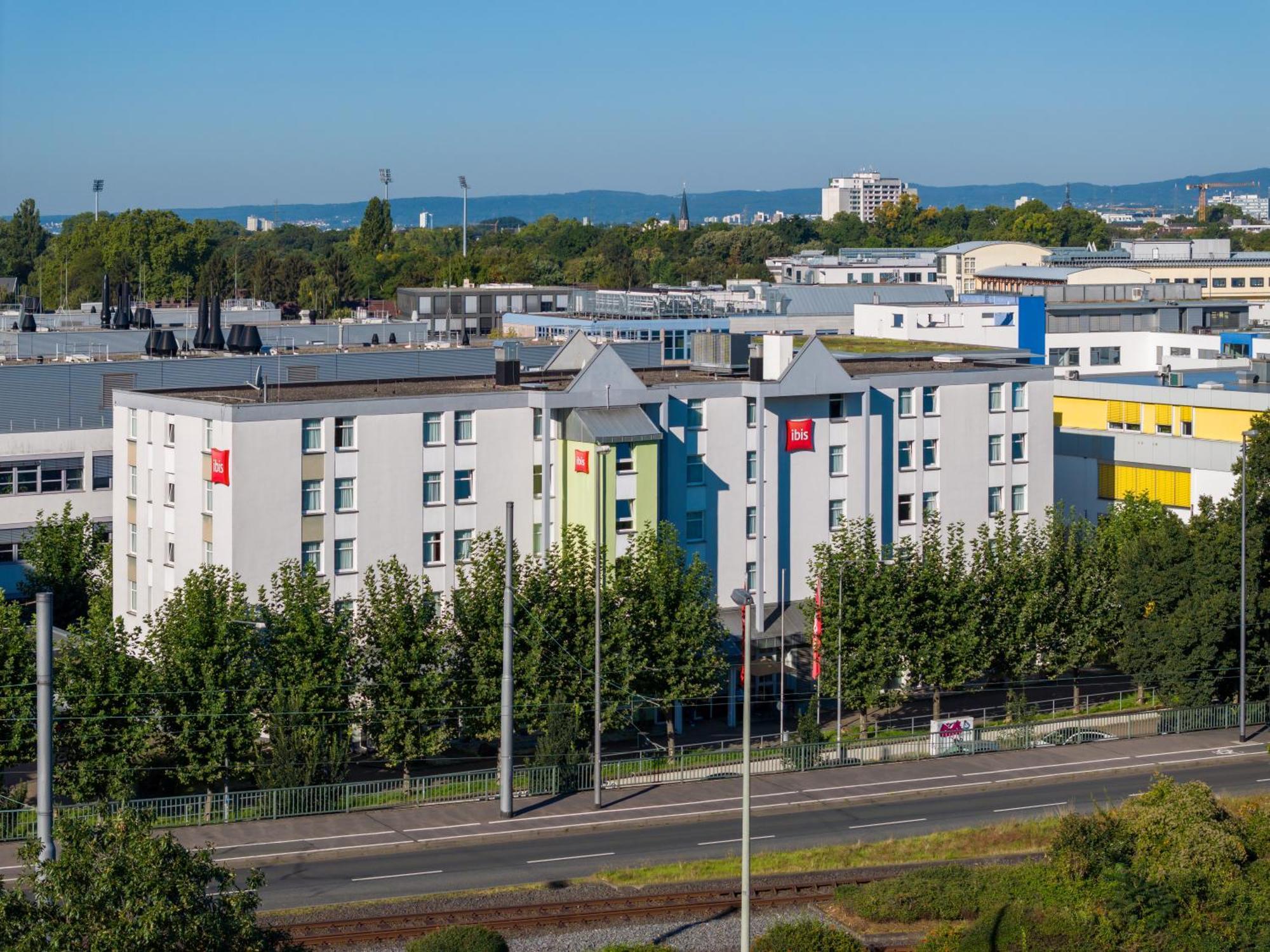 Ibis Hotel Frankfurt Messe West Франкфурт на Майн Екстериор снимка