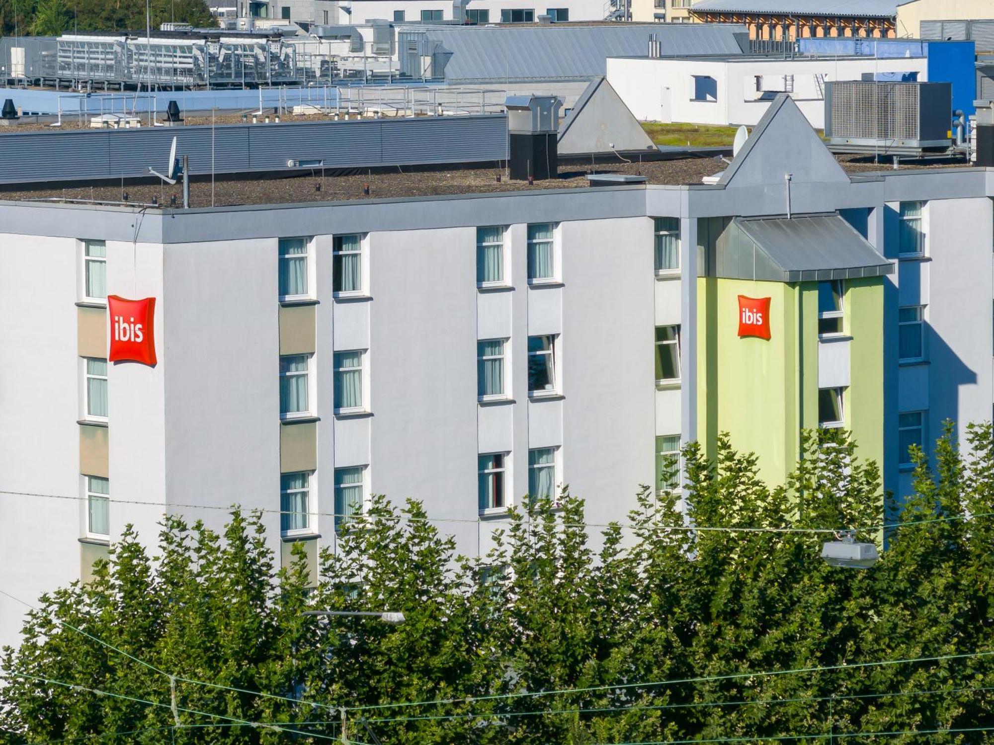 Ibis Hotel Frankfurt Messe West Франкфурт на Майн Екстериор снимка