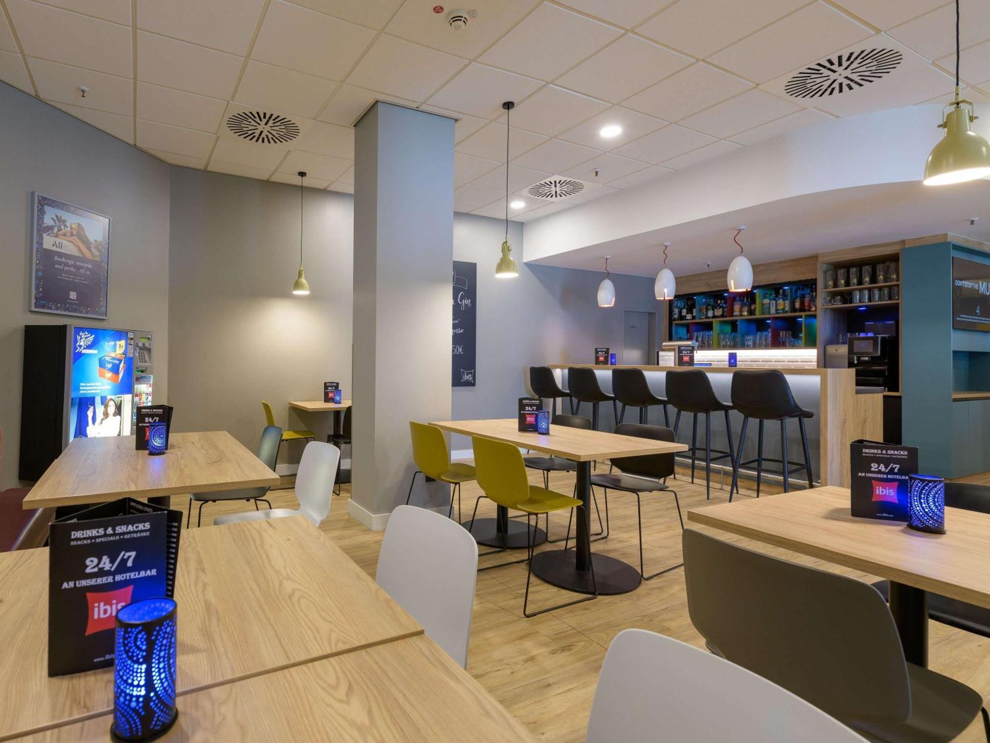 Ibis Hotel Frankfurt Messe West Франкфурт на Майн Екстериор снимка