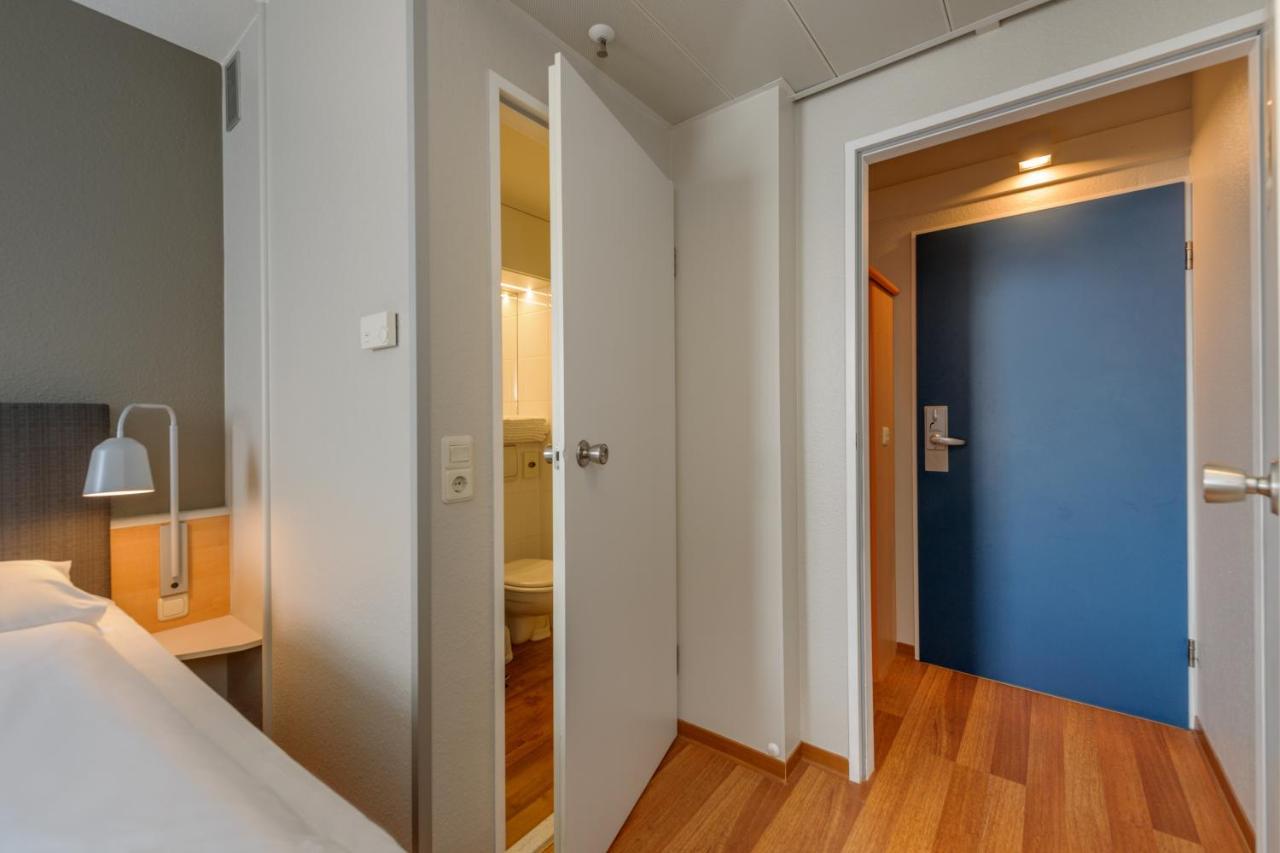 Ibis Hotel Frankfurt Messe West Франкфурт на Майн Екстериор снимка